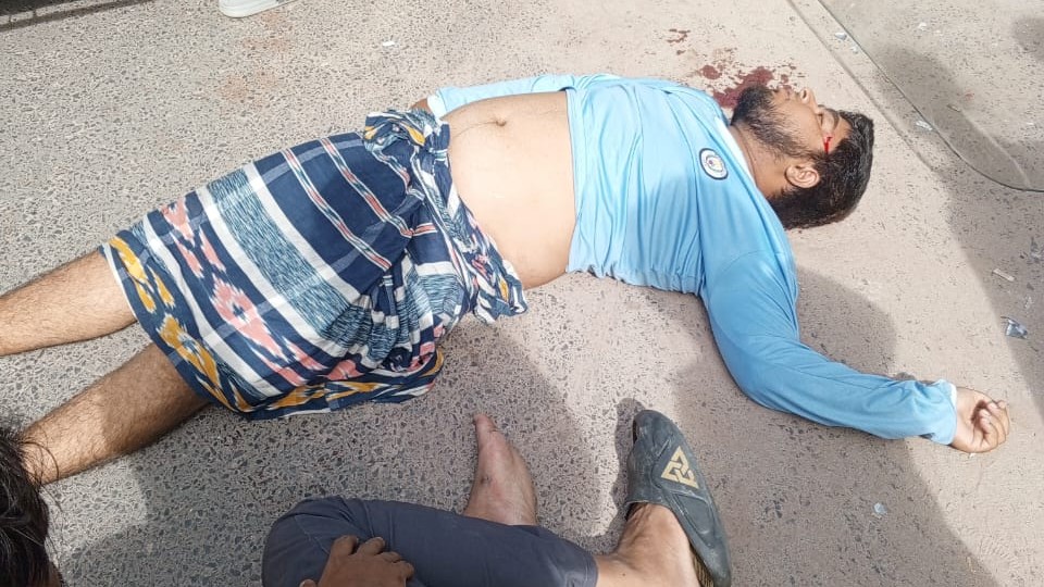 সদর উপজেলা গেটের সামনে বাস-অটোরিকশার সংঘর্ষ, নিহত ১